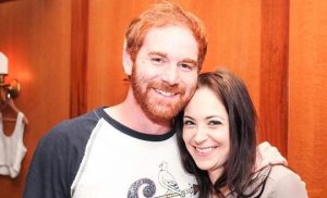 A Comedian with a Mysterious Personal Life