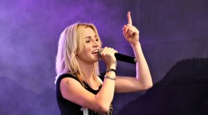 Get Giggly at The Frog and Bucket