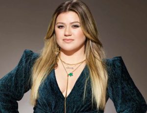 How Has Kelly Clarkson’s Approach to Relationships Changed Over Time?