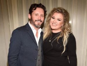 Who Is Kelly Clarkson Dating?