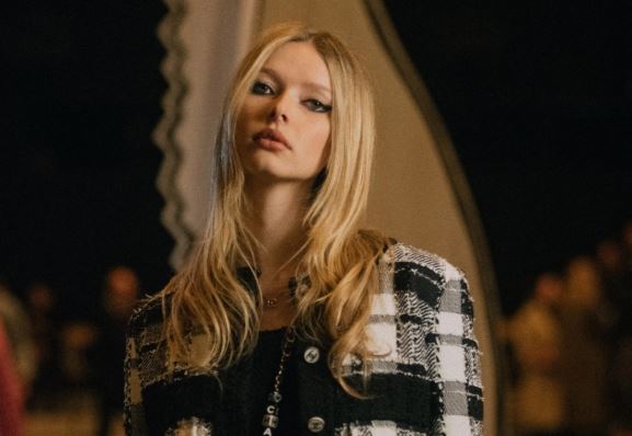 Who Is Apple Martin?